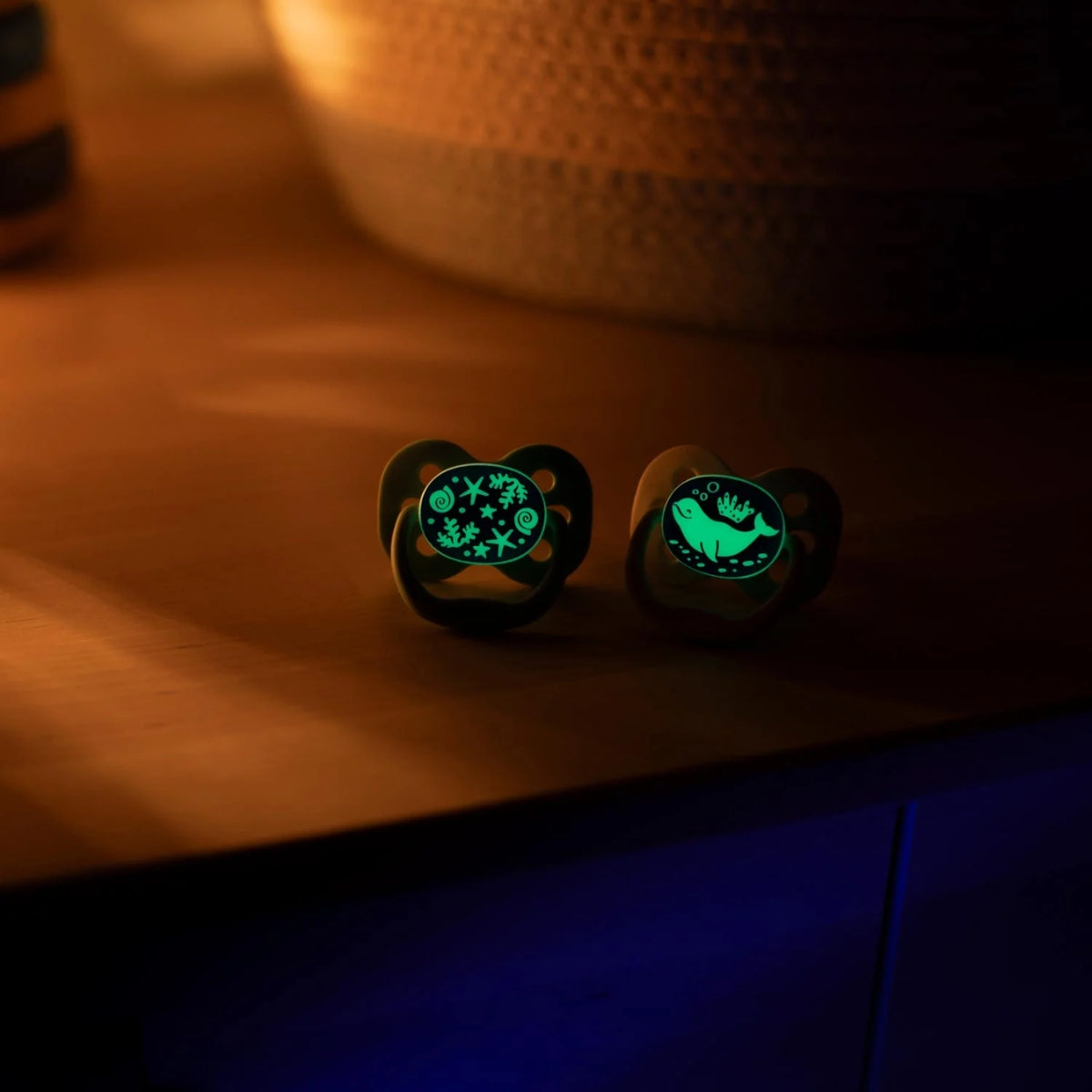 Dr. Brown’s Advantage Glow-in-the-Dark Pacifiers 0-6M Pack of 2 Blue Ocean - Glow-in-the-Dark Design