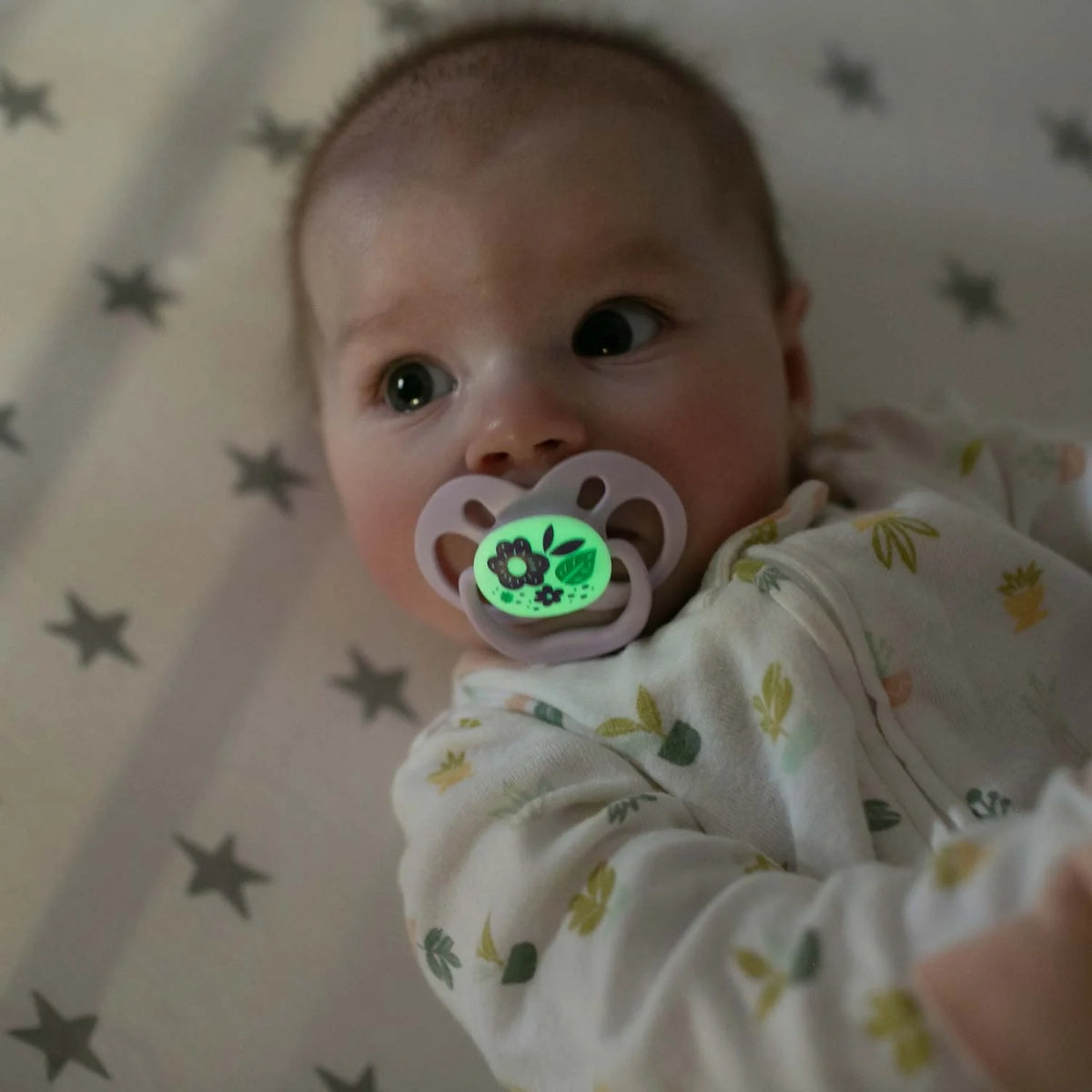 Dr. Brown’s Advantage Glow-in-the-Dark Pacifiers 6-18M Pack of 2 Purple Nature - Fully Symmetrical Shape