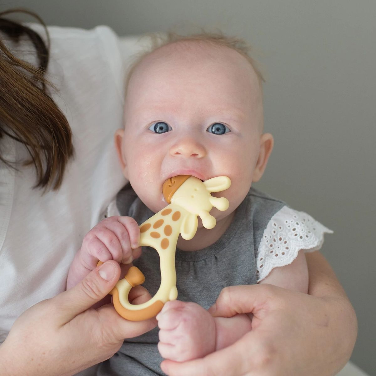 Dr. Brown's Ridgees Giaffe Massaging Teether - Safe, Easy & Everyday Ready